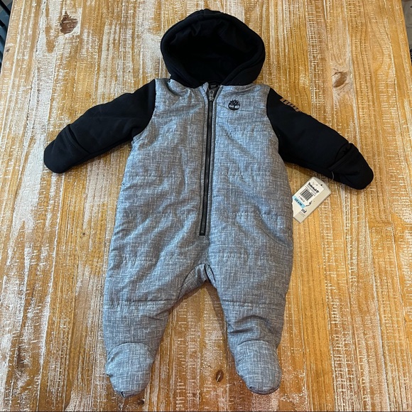 NWT timberland baby snowsuit 6-9 months gray and black fleece jumpsukt